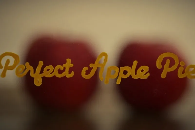 렌즈 교환식 카메라로 짧은 영화를 촬영하고 렌즈의 보케를 활용한 포커스 워크로 시네마틱한 느낌을 만들어 보세요! 1부: "구도, 연출 및 포커스 워크"에 관하여